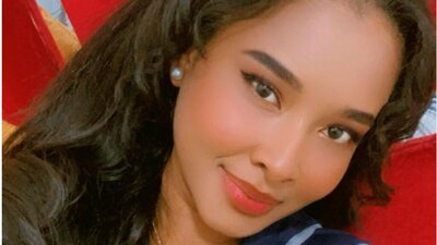 AmelyaMelon webcam show