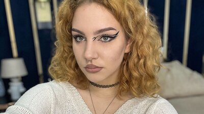 AminaShum webcam show