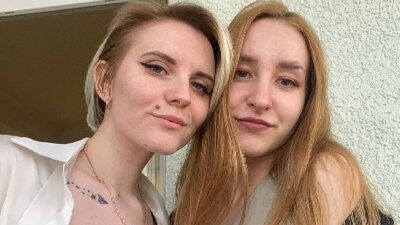 AnnaAndKristen webcam show