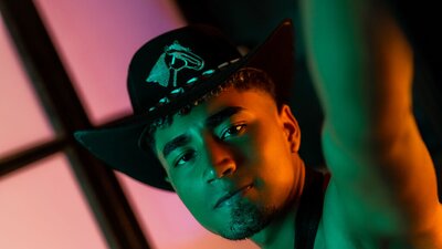 AronJayy webcam show