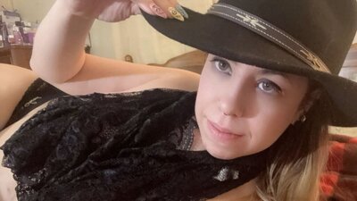 AshVaughn webcam show