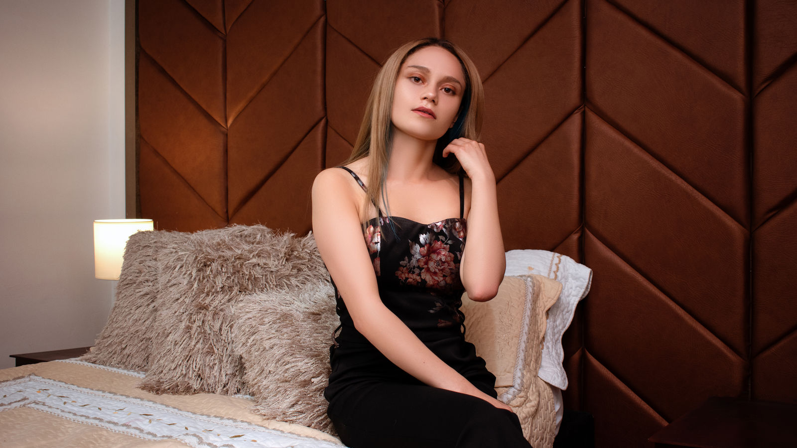 AshleyDalzini webcam show