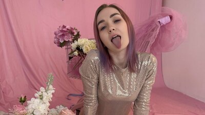 AsyaMilks webcam show