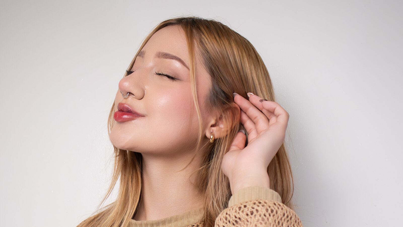 AuroraMonnet webcam show