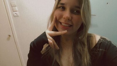 AvisCherven webcam show