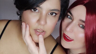 ChloeAndEmily webcam show