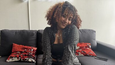 CyntiaPieri webcam show