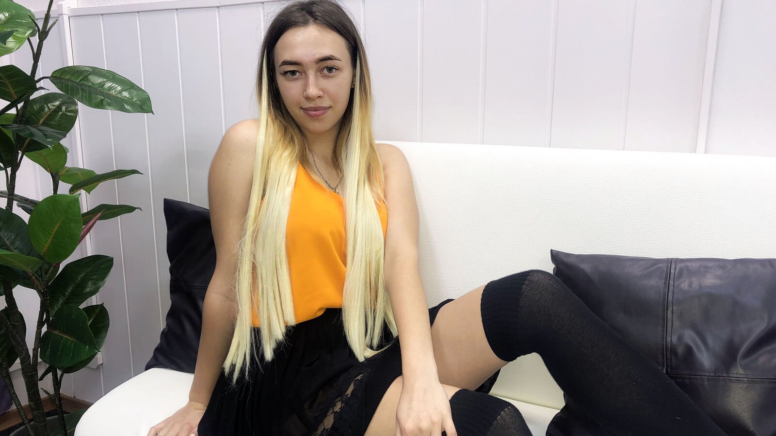 DeniceMoor webcam show