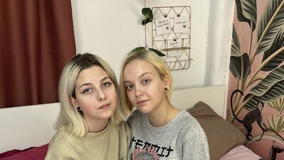 DianeAndCharming webcam show