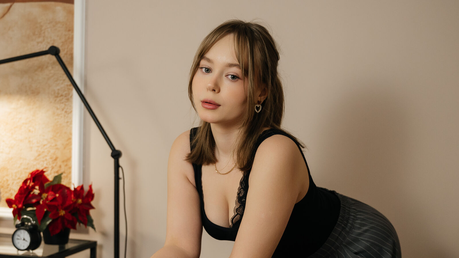 ElaraVance webcam show