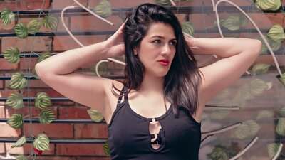 ElizabethVanicel webcam show