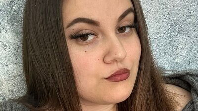 ElviraJoness webcam show