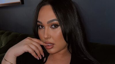 EmberElle webcam show