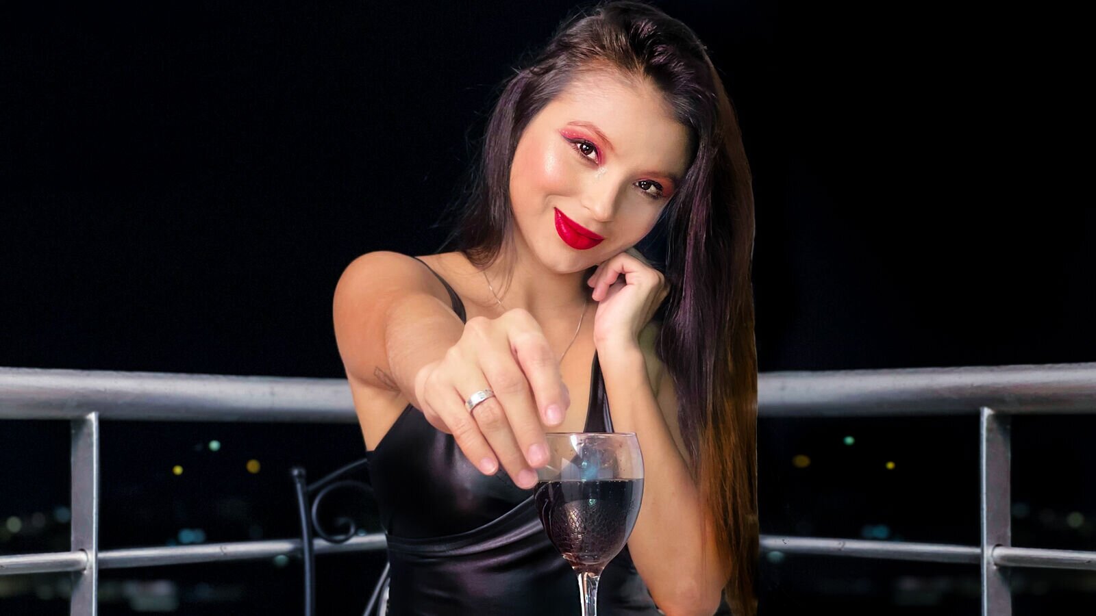 EmiliHills webcam show