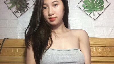 EmilyVien webcam show