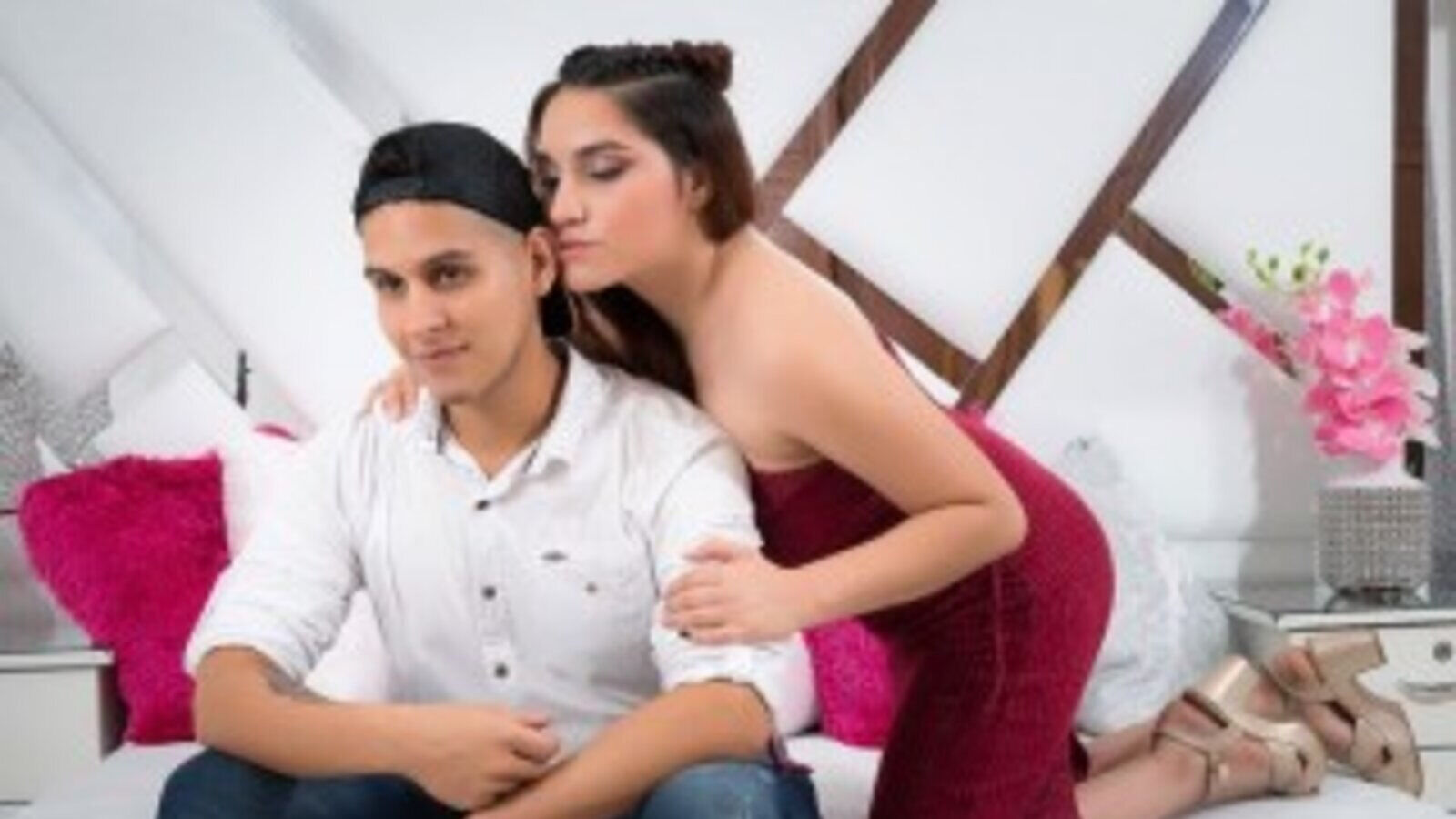 JordyandAnnie webcam show
