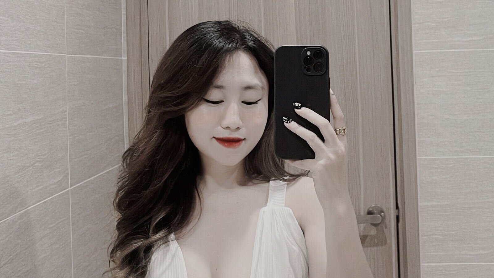 LaylaNguyen webcam show