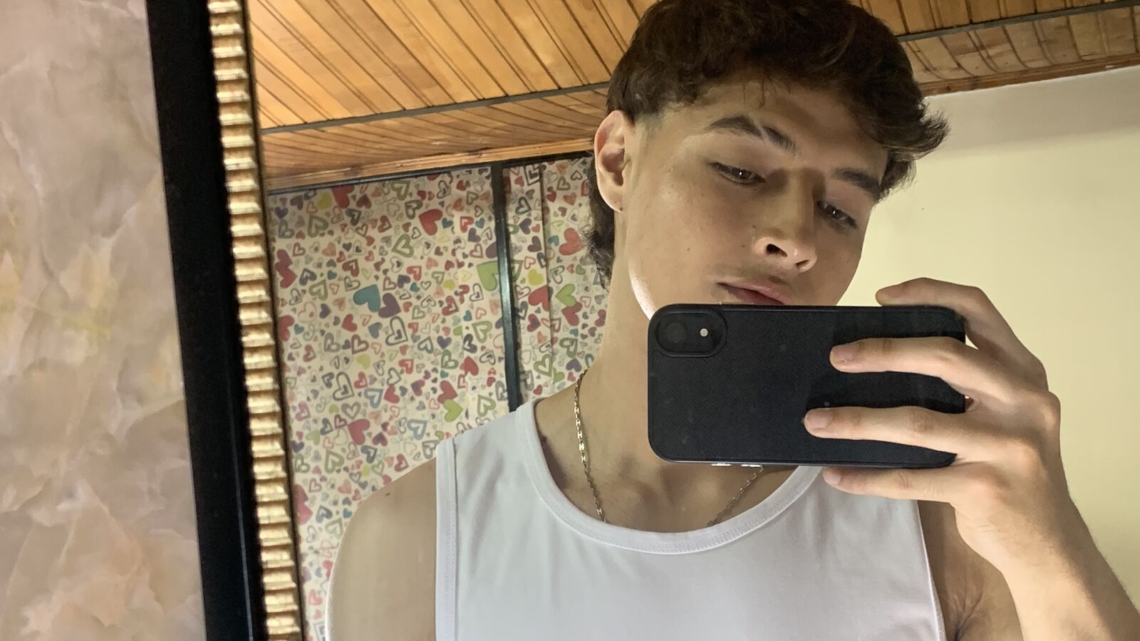 LiamAndrewz webcam show