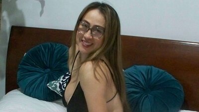 LindaTunez webcam show