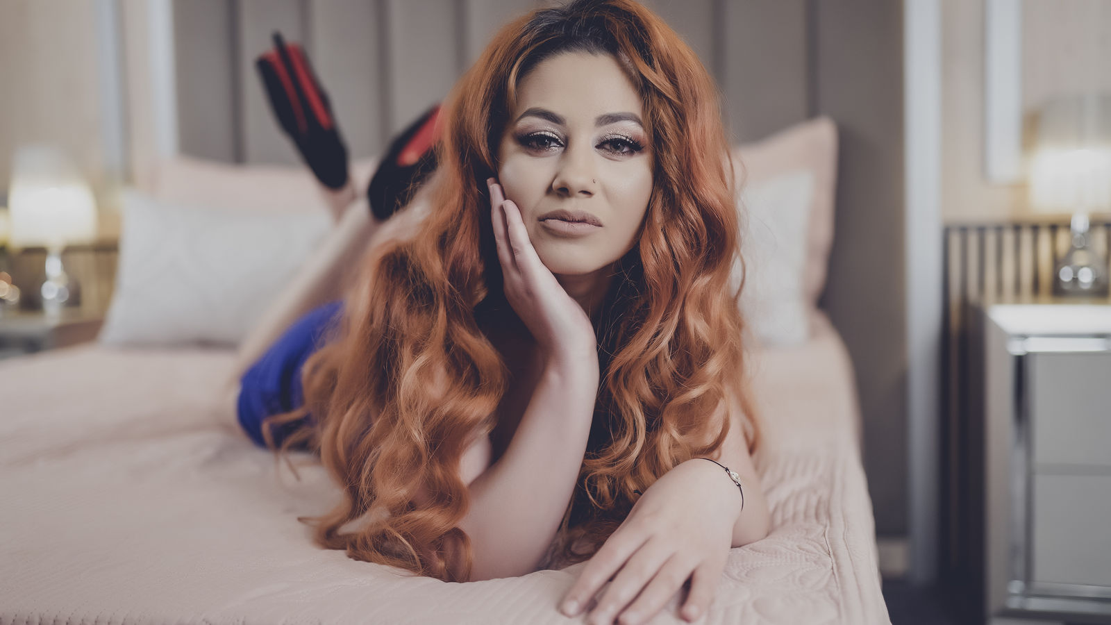 LiraJohnson webcam show
