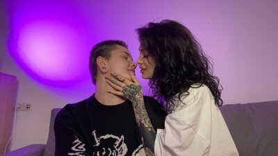 LivAndMollys webcam show