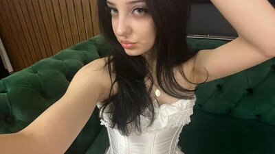 LollyPeach webcam show