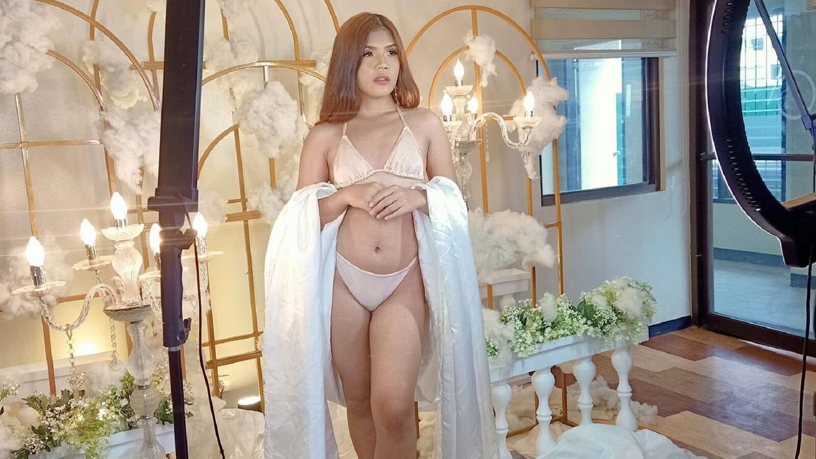LoraineAnderzon webcam show