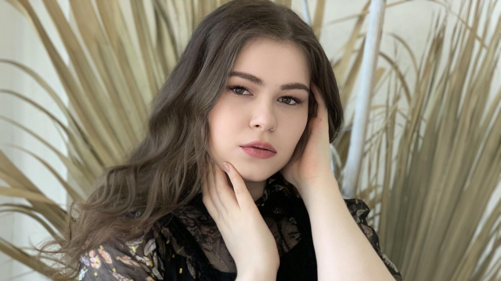 LucyMcCoy webcam show