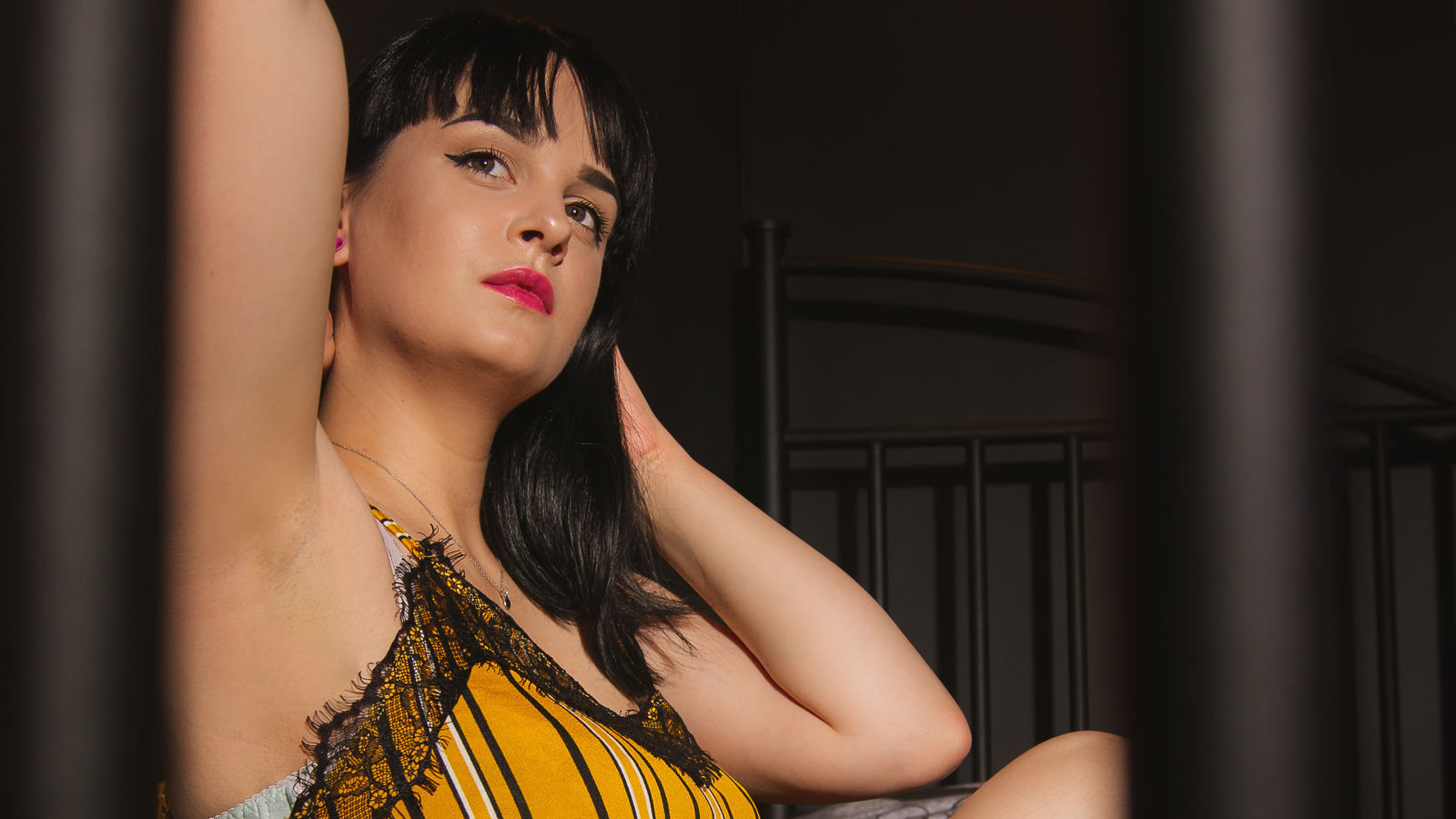 MaribellArtistic webcam show