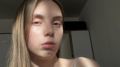 MarinaVeselova webcam show