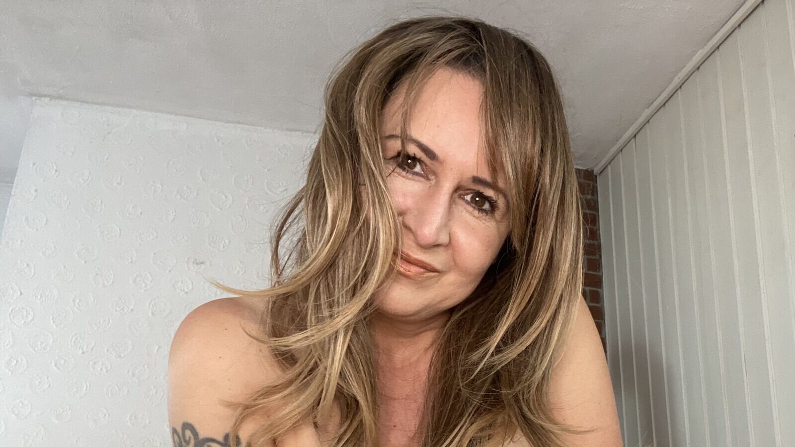 MateaBless webcam show
