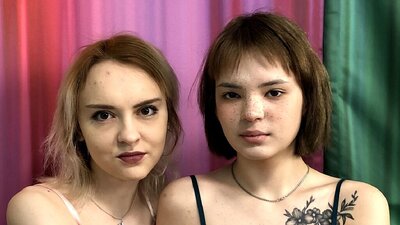 MerelynAndJenny webcam show
