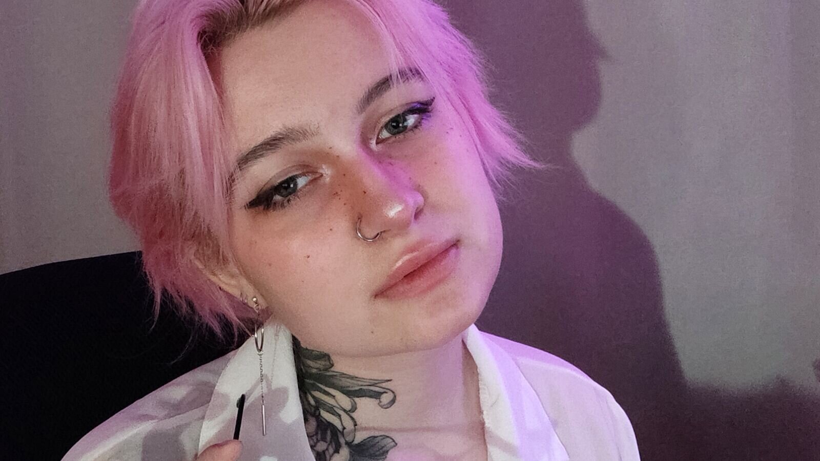 MiaYanga webcam show