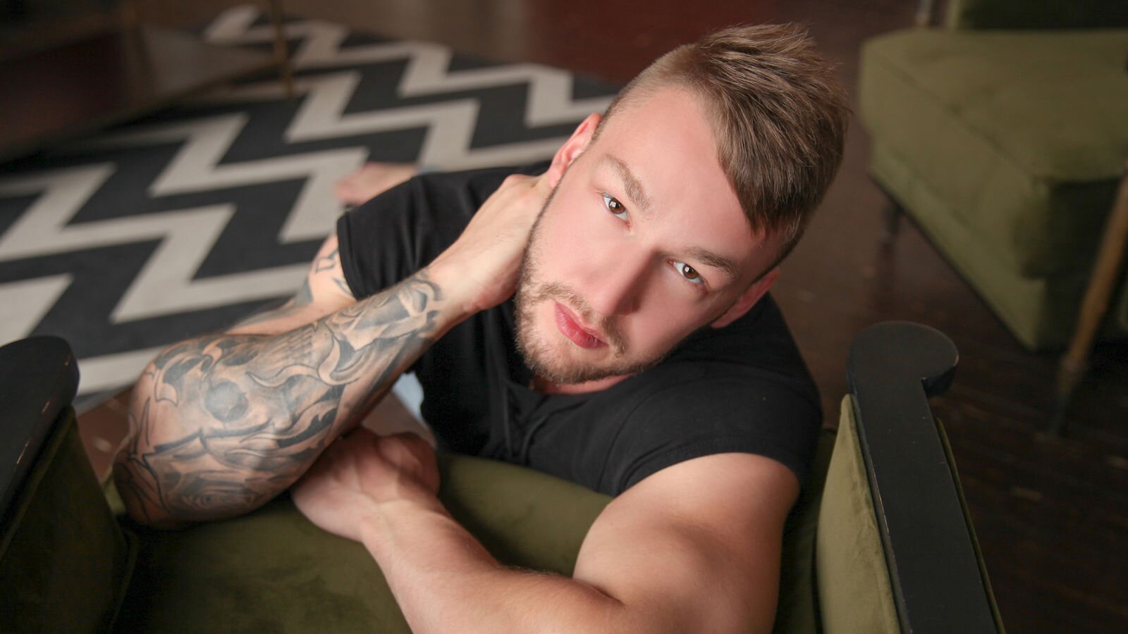 MiltStrong webcam show