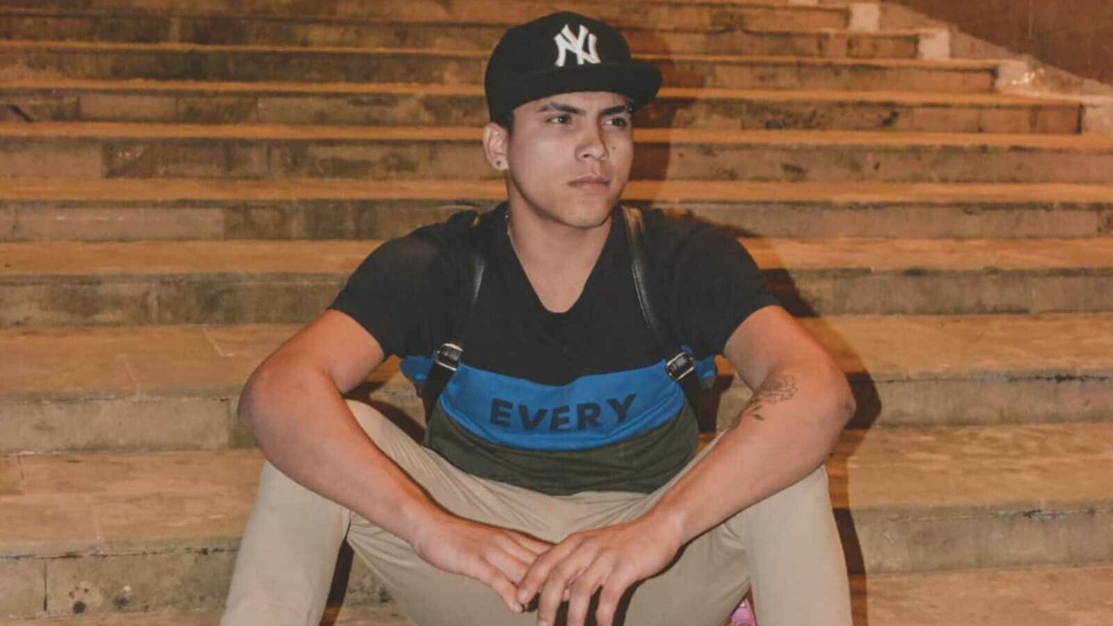 MykeZapata webcam show