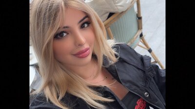 NaomieMiou webcam show