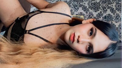 NathalieFinly webcam show