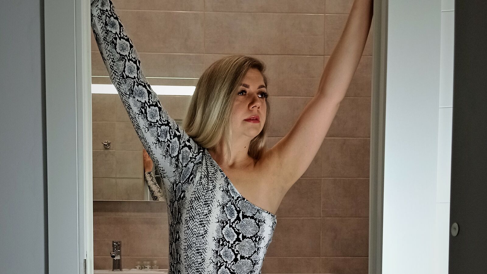 NicholeHill webcam show