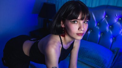 NitzziRouse webcam show