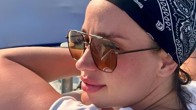 NovaTemptress webcam show