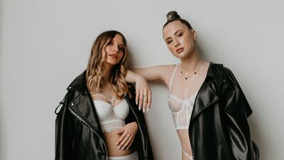 PatriciaAndSusan webcam show