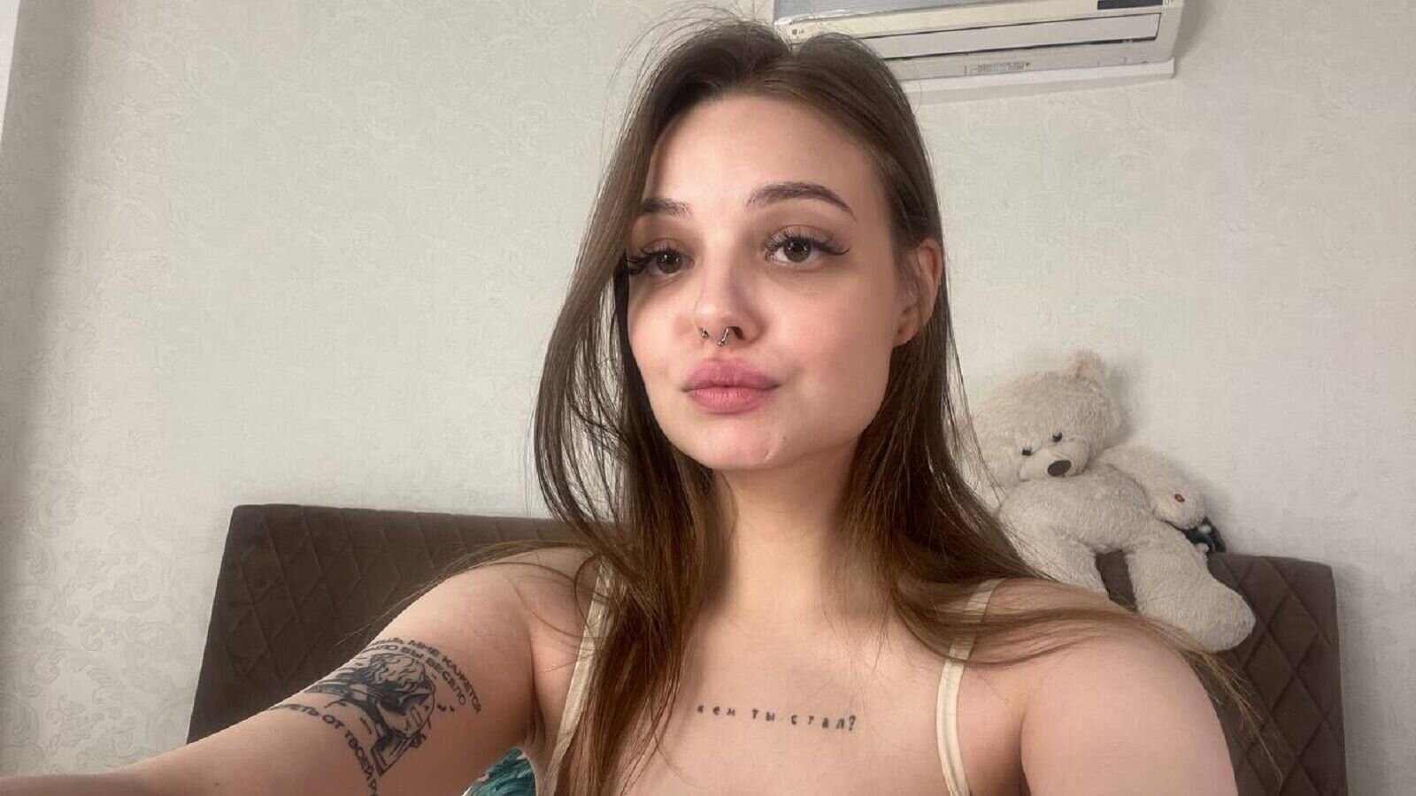 PaulinMorin webcam show