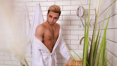 RonnyLion webcam show