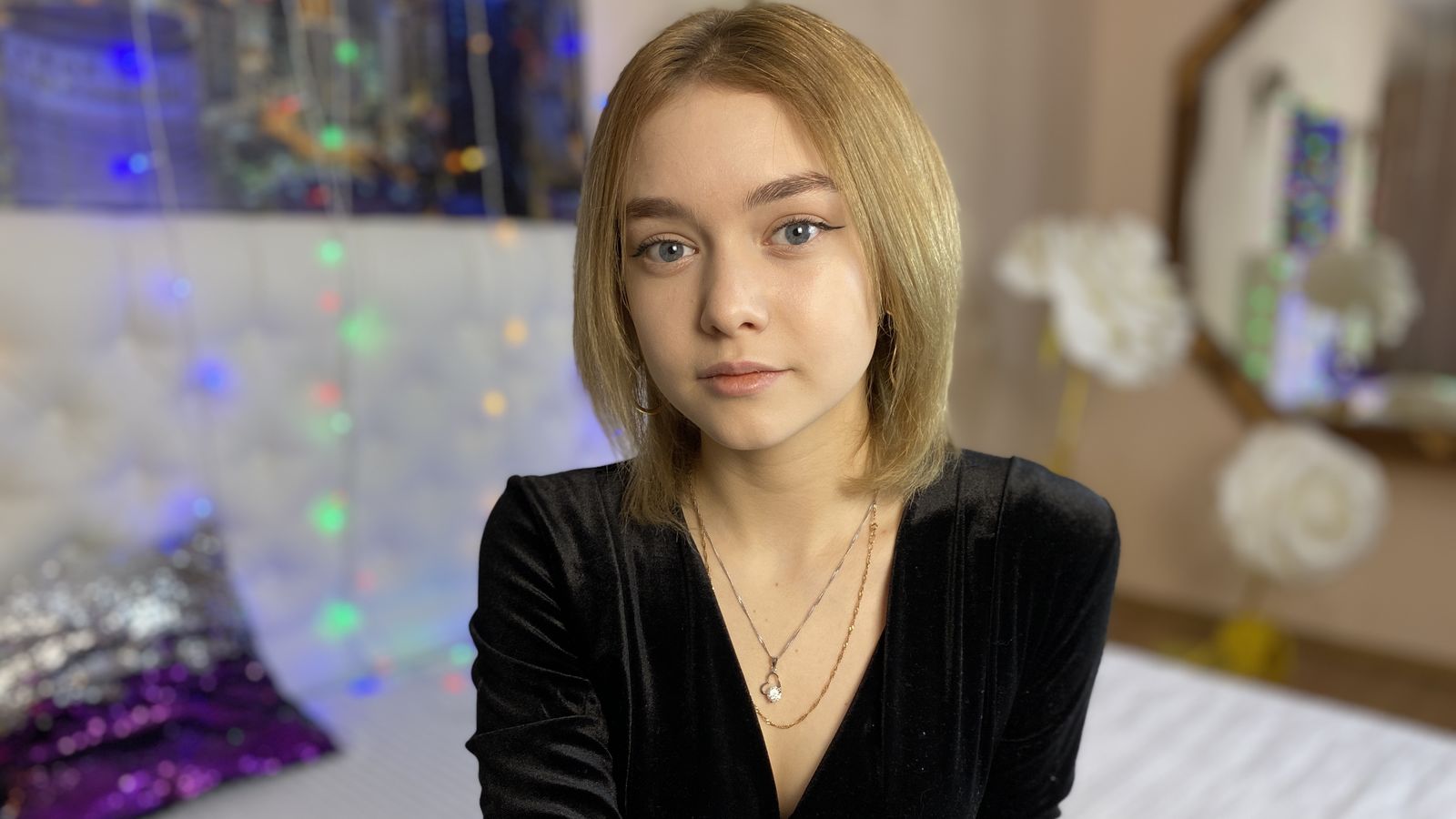 RoseWindsor webcam show