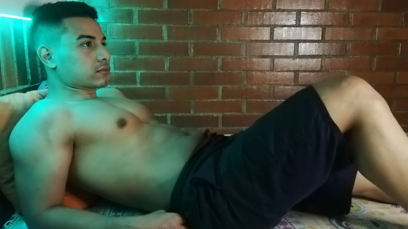 SamMartinez webcam show