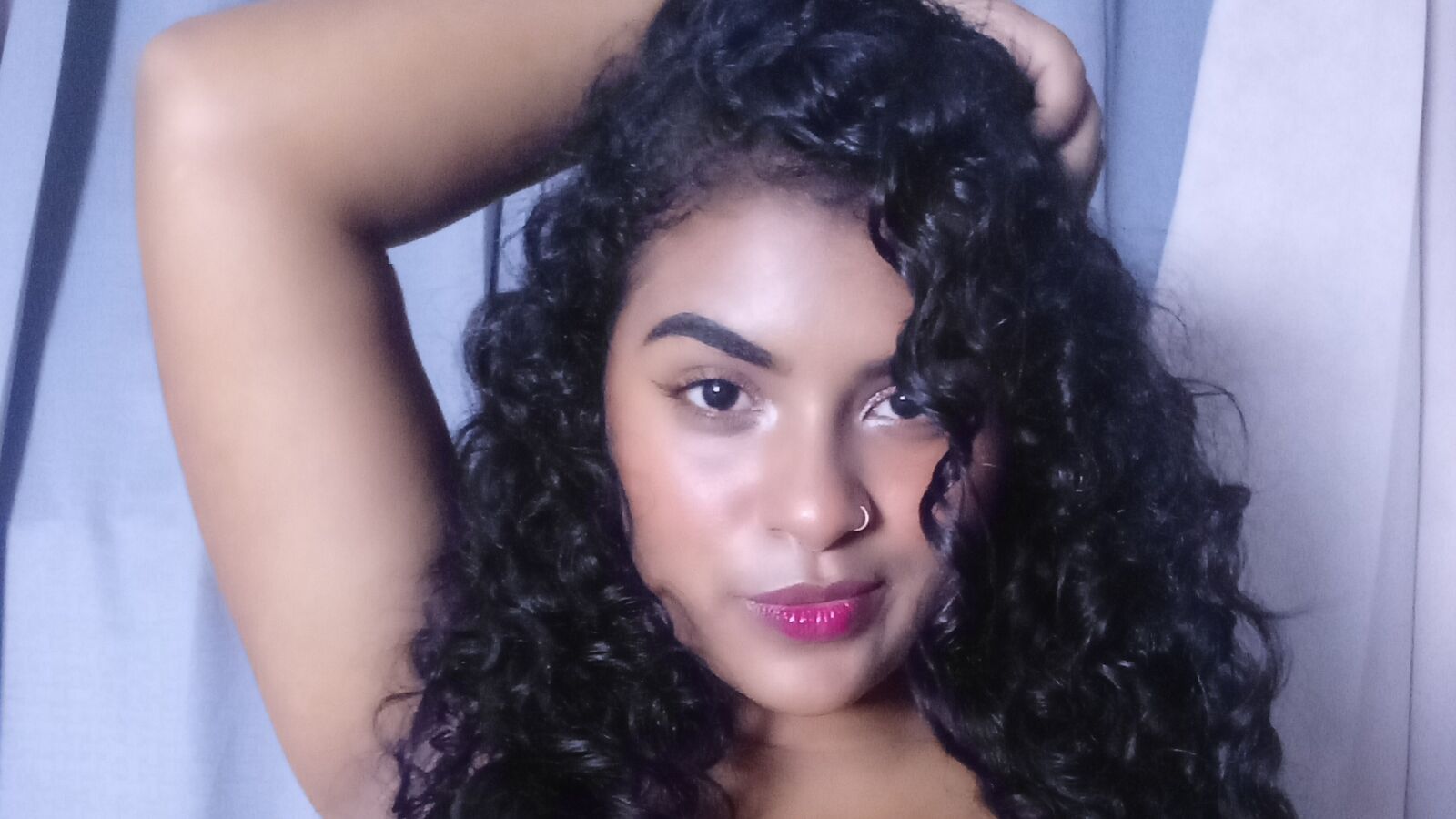SaritaSuarez webcam show