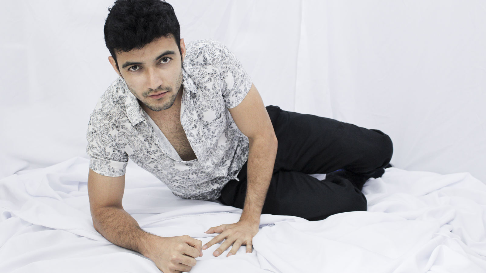 SimonsQ webcam show
