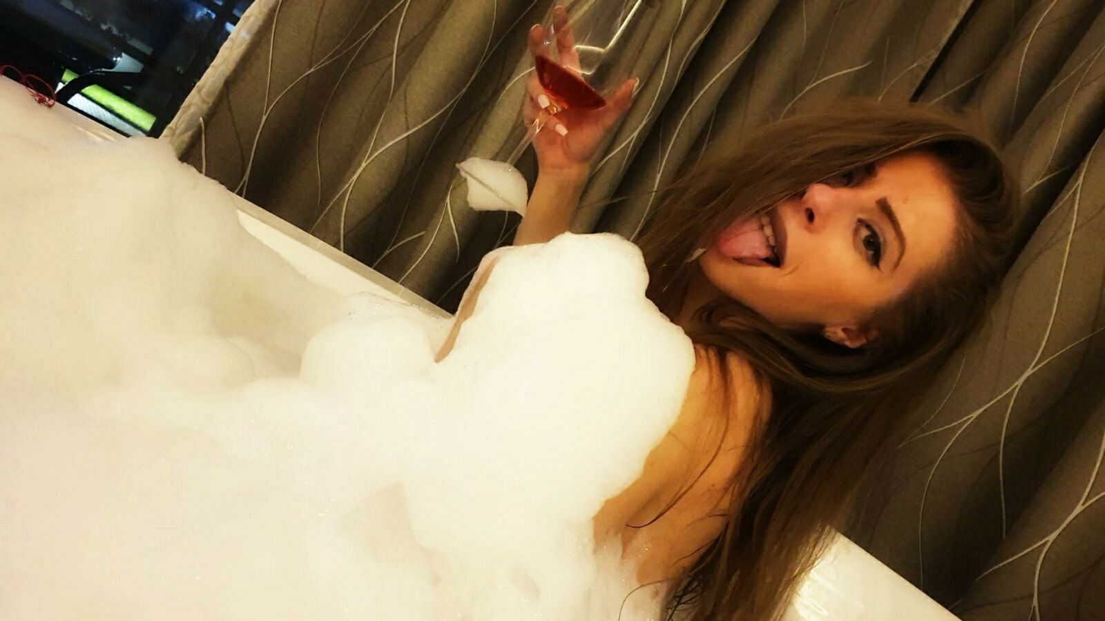 SofiaRosene webcam show