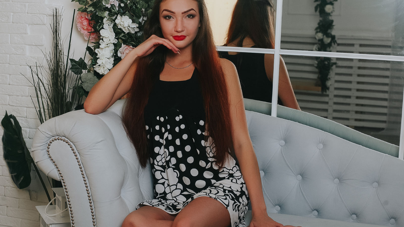 SuzyMagical webcam show