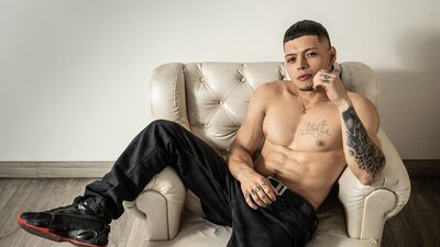 ThomasLewis webcam show